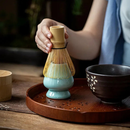 Juego de té japonés de bambú para matcha.