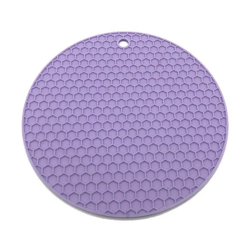 Dessous de plat en silicone | Antiderapant, resistant a la chaleur, coloris varies - Verdyo_"Dessous de plat en silicone"
"Accessoires table antidérapants"
"Produits résistants à la chaleur"
"Dessous de plat durables"
"Silicone alimentaire pour table"
"Protection de surface élégante"
"Accessoires cuisine design"
"Cadeau idéal pour amateurs de décoration"
"Dessous de plat colorés"
"Solutions pratiques pour table"