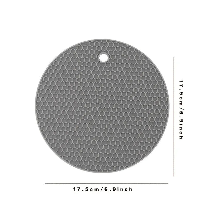 Dessous de plat en silicone | Antiderapant, resistant a la chaleur, coloris varies - Verdyo_"Dessous de plat en silicone"
"Accessoires table antidérapants"
"Produits résistants à la chaleur"
"Dessous de plat durables"
"Silicone alimentaire pour table"
"Protection de surface élégante"
"Accessoires cuisine design"
"Cadeau idéal pour amateurs de décoration"
"Dessous de plat colorés"
"Solutions pratiques pour table"