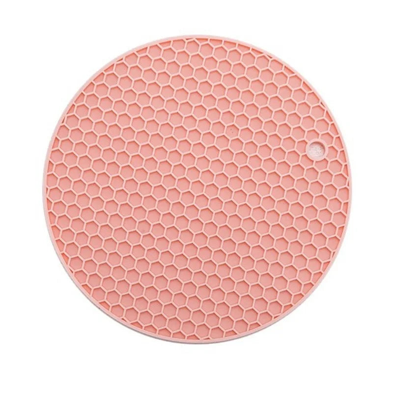 Dessous de plat en silicone | Antiderapant, resistant a la chaleur, coloris varies - Verdyo_"Dessous de plat en silicone"
"Accessoires table antidérapants"
"Produits résistants à la chaleur"
"Dessous de plat durables"
"Silicone alimentaire pour table"
"Protection de surface élégante"
"Accessoires cuisine design"
"Cadeau idéal pour amateurs de décoration"
"Dessous de plat colorés"
"Solutions pratiques pour table"