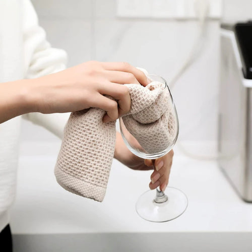Torchon_de_Cuisine_Ultra_Absorbant_en_coton_Sechage_rapide_doux_resistant_-_Verdyo_
"Torchon de cuisine ultra absorbant"
"Essuie-tout en coton réutilisable"
"Accessoires cuisine durables"
"Produits écoresponsables pour cuisine"
"Torchon séchage rapide et doux"
"Coton naturel pour torchons"
"Alternative écologique aux essuie-tout jetables"
"Torchon résistant pour cuisine"
"Cadeau idéal pour amateurs de cuisine"
"Torchon doux et pratique"