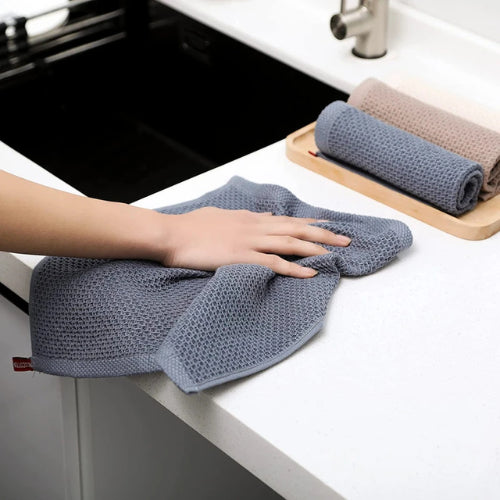 Torchon_de_Cuisine_Ultra_Absorbant_en_coton_Sechage_rapide_doux_resistant_-_Verdyo_
"Torchon de cuisine ultra absorbant"
"Essuie-tout en coton réutilisable"
"Accessoires cuisine durables"
"Produits écoresponsables pour cuisine"
"Torchon séchage rapide et doux"
"Coton naturel pour torchons"
"Alternative écologique aux essuie-tout jetables"
"Torchon résistant pour cuisine"
"Cadeau idéal pour amateurs de cuisine"
"Torchon doux et pratique"